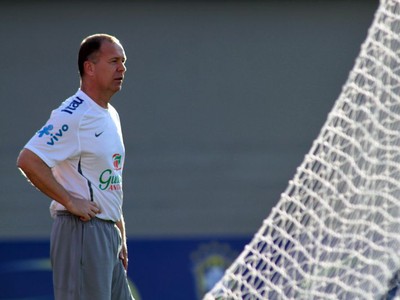 Mano Menezes