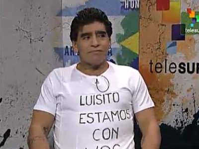 Maradona s tričkom na