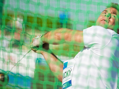 Slovenský kladivár Marcel Lomnický v súťaži na atletickom mítingu P-T-S v Šamoríne