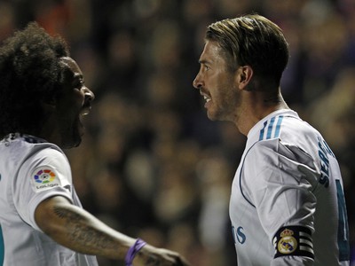 Sergio Ramos a Marcelo oslavujú gól Realu