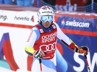 Marco Odermatt v cieli obrovského slalomu v Lenzerheide