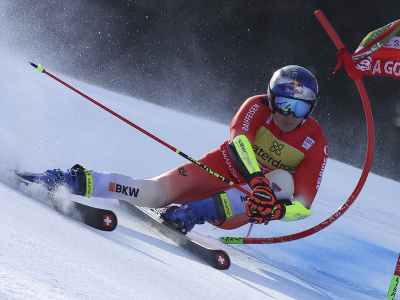 Švajčiarsky lyžiar Marco Odermatt počas 1. kola obrovského slalomu Svetového pohára v alpskom lyžovaní v slovinskom stredisku Kranjska Gora
