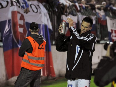 Marek Hamšík po zápase ďakuje divákom 