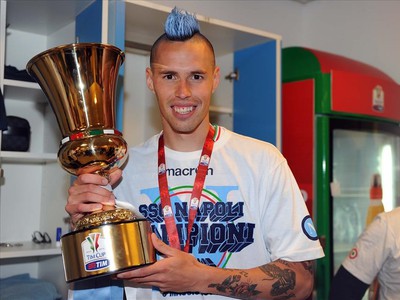 Marek Hamšík s pohárovou trofejou