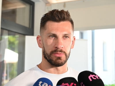 Na snímke hráč slovenskej hokejovej reprezentácie Marek Hrivík
