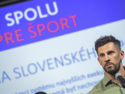 Slovenský hokejový reprezentant Marek Hrivík počas brífingu 14. júna 2023 v Bratislave.