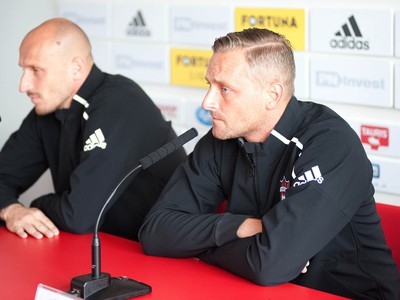 Kapitán FC Spartak Trnava Marek Janečka a tréner Michal Ščasný