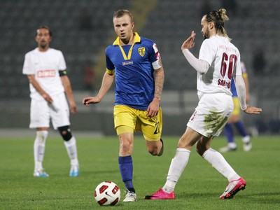 Marek Sapara v súboji s Tokatsporom