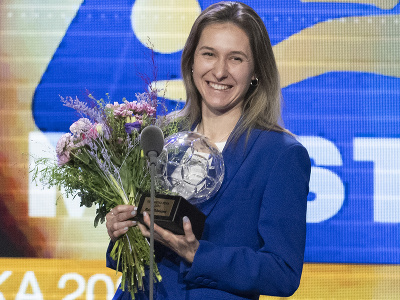 Na snímke Mária Mikolajová, ktorá sa stala najlepšou futbalistkou Slovenska v tradičnej ankete Slovenského futbalového zväzu za rok 2023