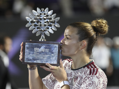 Maria Sakkariová s trofejou pre víťazku turnaja v Guadalajare