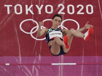 Atlétka Marija Lasickeneová pod hlavičkou Ruského olympijského výboru