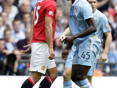 Nemanja Vidič a Mario