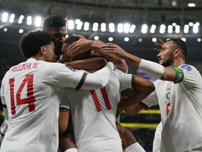 Futbalisti Maroka oslavujú gól