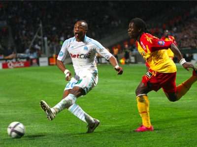 Andre Ayew a Serge
