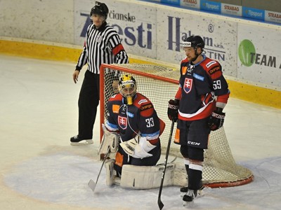 Na snímke vľavo brankár Denis Godla a Matej Češík (Team Tipsport Liga)