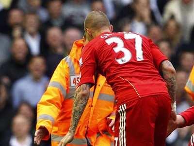 Martin Škrtel v netradičnej situácii