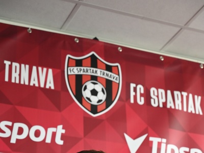 Bývalý kapitán slovenskej futbalovej reprezentácie a nová posila Spartaka Trnava Martin Škrtel počas tlačovej konferencie po podpise zmluvy na pôde fortunaligového klubu FC Spartak Trnava v Trnave