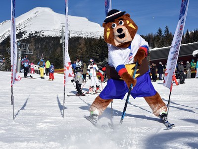 Na snímke predstavenie maskota MS IIHF 2019 v ľadovom hokeji medveďa Macejka