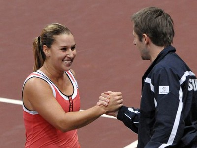 Dominika Cibulková s kapitánom Matejom Liptákom.