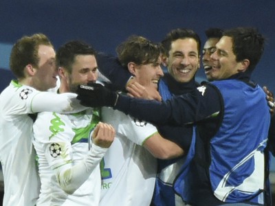 Wolfsburg oslavuje gól Maxa Kruseho