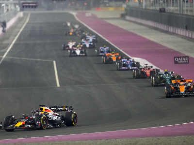 Max Verstappen po štarte Veľkej ceny Kataru