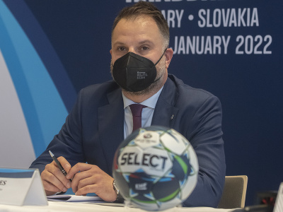 Na snímke predseda organizačného výboru ME 2022 na Slovensku Martin Simonides počas tlačovej konferencie Slovenského zväzu hádzanej (SZH) k predstaveniu medailí na majstrovstvá Európy v hádzanej mužov EHF EURO 2022