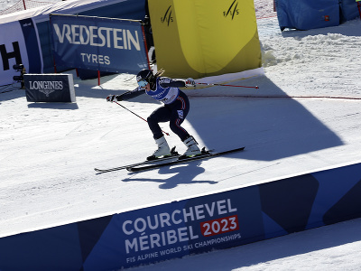 Maria Therese Tvibergová sa v cieli raduje zo zlatej medaily na MS v lyžovaní