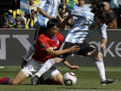 Lionel Messi v súboji Čchung-jongom