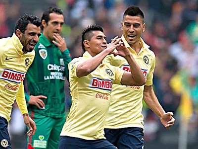 Osvaldo Martínez otvoril skóre súboja naozaj úchvatným gólom