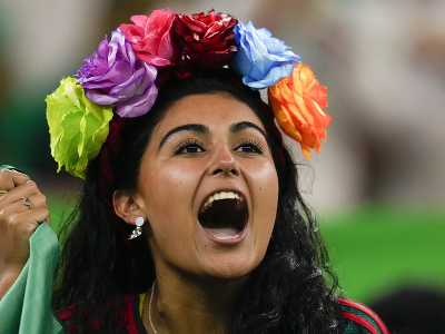 Mexická fanúšička sa radujú z gólu