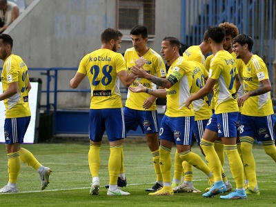 Na snímke radosť hráčov MFK Zemplín Michalovce po góle 