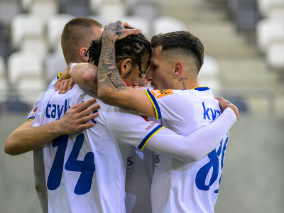 Na snímke radosť futbalistov Michaloviec