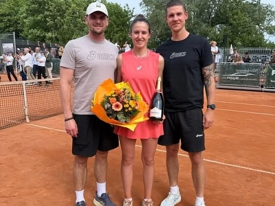 Mia Pohánková s trénerom