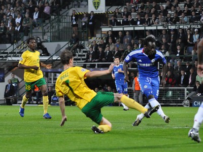 Michael Essien strieľa prvý gól Chelsea