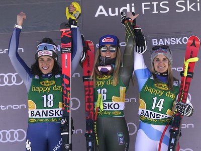 Zľava Federica Brignone, Mikaela Shiffrinová a Joana Haehlenová
