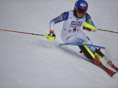 Mikaela Shiffrinová počas 1. kola slalomu v Aare