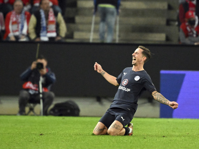 Milan Petržela oslavuje gól 