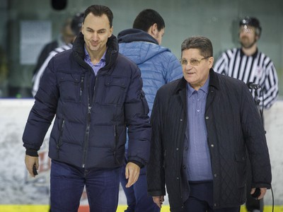 Prezident Slovenského zväzu ľadového hokeja (SZĽH) Miroslav Šatan a ruská hokejová legenda Sergej Michajlovič Makarov