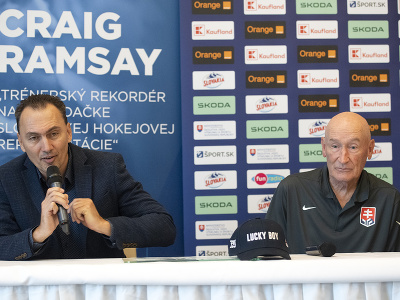 Na snímke prezident Slovenského zväzu ľadového hokeja Miroslav Šatan a tréner slovenskej hokejovej reprezentácie Craig Ramsay počas tlačovej konferencie 