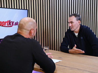 Moderátor Viťo Chrappa a slovenská hokejová legenda Miroslav Šatan v podcaste Šampióni 