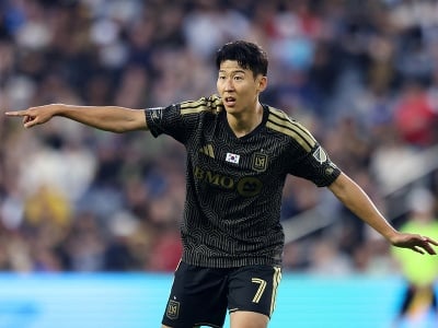 Son Heung-min v drese