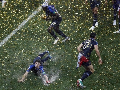 Víťazné oslavy futbalistov Francúzska