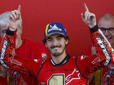 Taliansky motocyklový pretekár Francesco Bagnaia obhájil titul majstra sveta