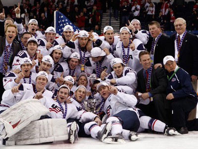Tím USA s trofejou