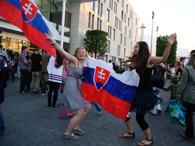 Pozápasové oslavy fanúšikov v Bratislave semifinále na námestí v Bratislave