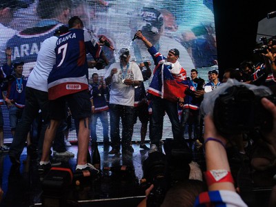 Návrat hokejistov z Helsínk, jazda po Bratislave a oslavy s fanúšikmi