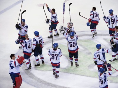 Radosť slovenských hokejistov po výhre nad Kanadou