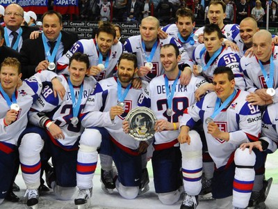 Radosť slovenských hokejistov po zisku striebra na MS 2012