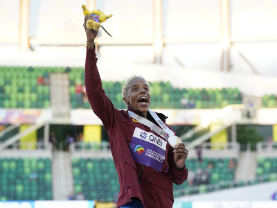 Venezuelská atlétka Yulimar Rojasová oslavuje zlatú medailu na MS