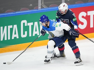 Yevgeni Rymarev (v bielom)